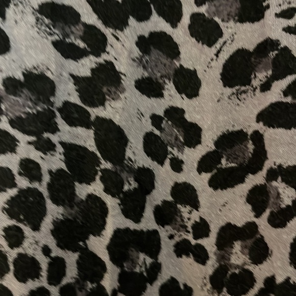 Women’s hi low leopard tunic - Picture 3 of 4